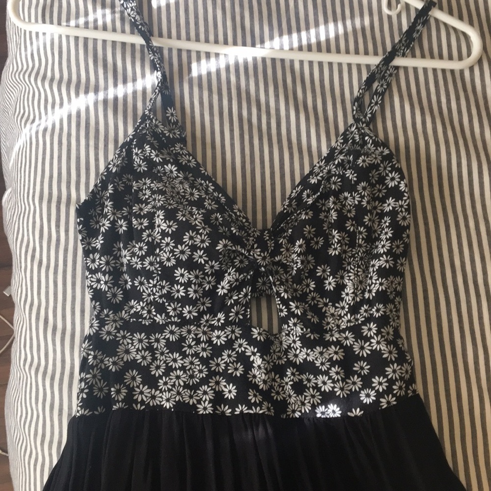 Long black/white dress